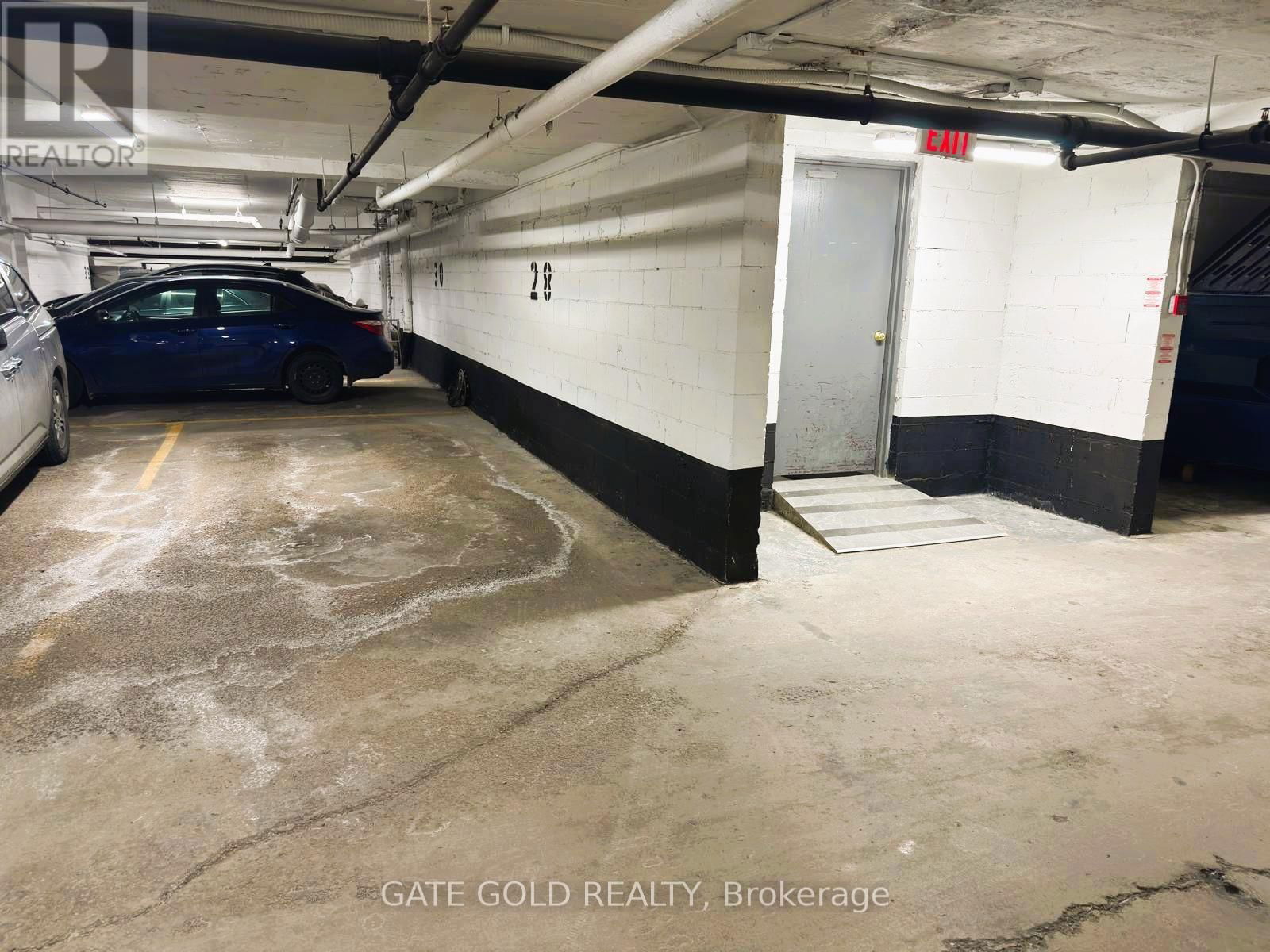 17 - 1624 BLOOR STREET Image 8