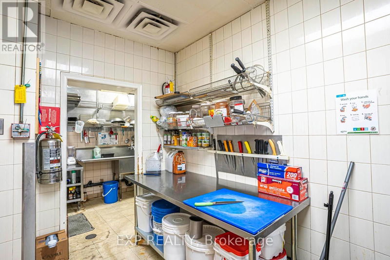 Image #1 of Restaurant for Sale at Kingsway, Oakville , Ontario