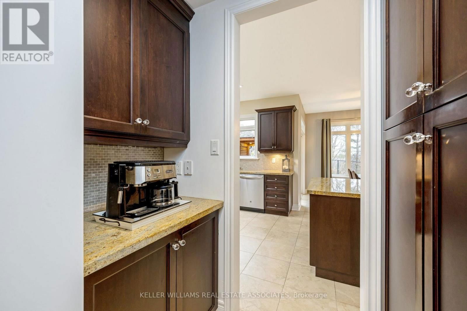 298 EATON STREET Image 13