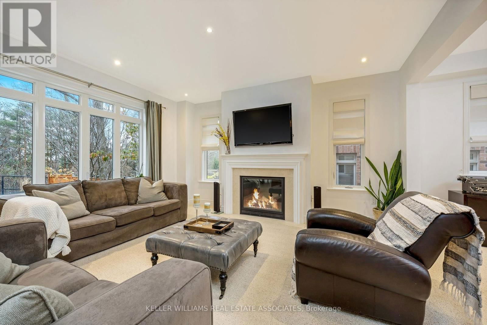 298 EATON STREET Image 15