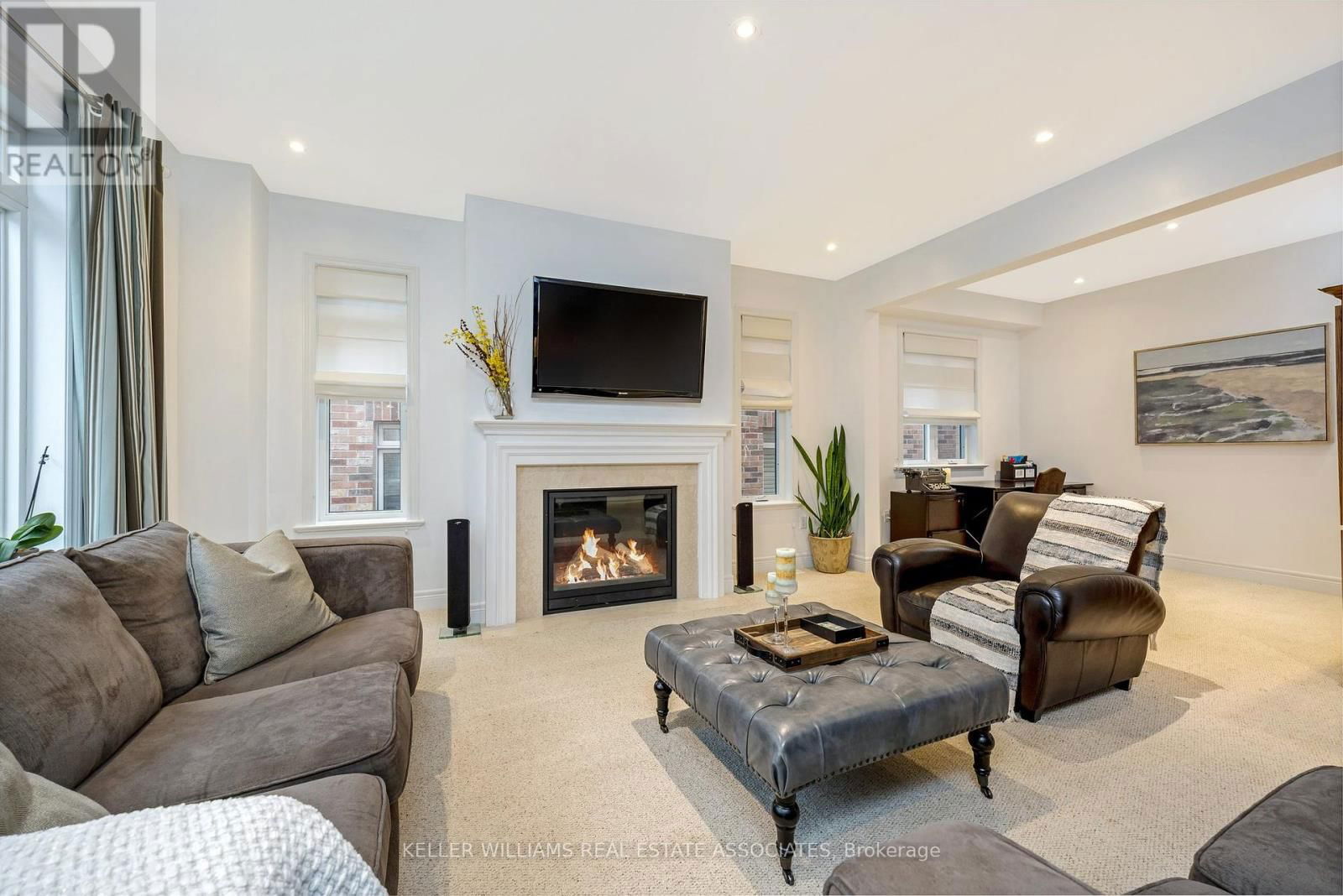 298 EATON STREET Image 16