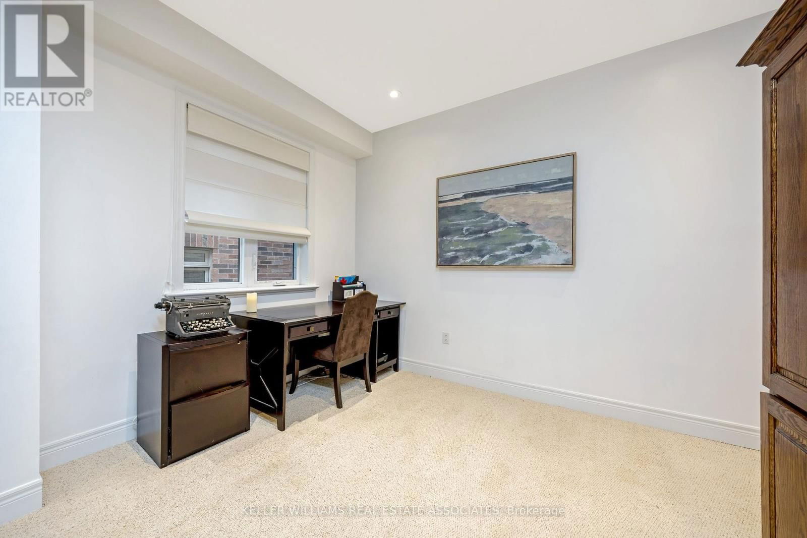 298 EATON STREET Image 18