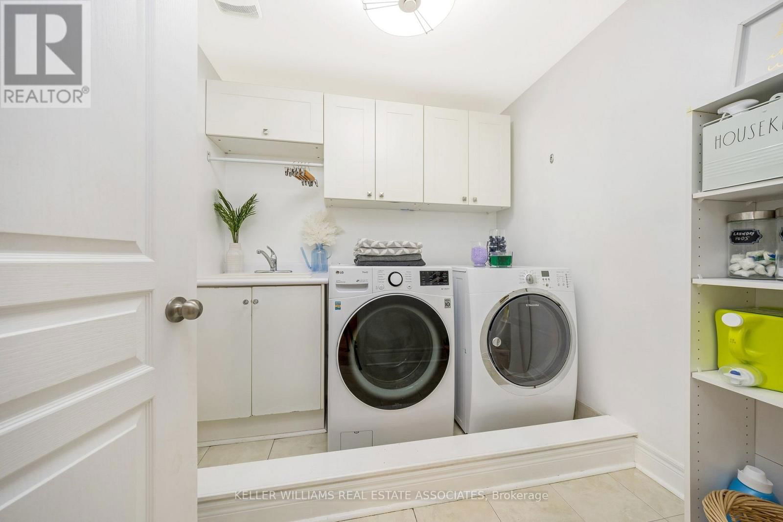 298 EATON STREET Image 33