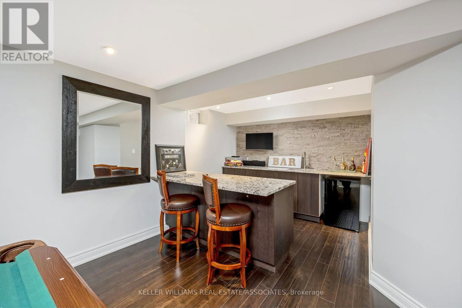 298 EATON STREET Image 38