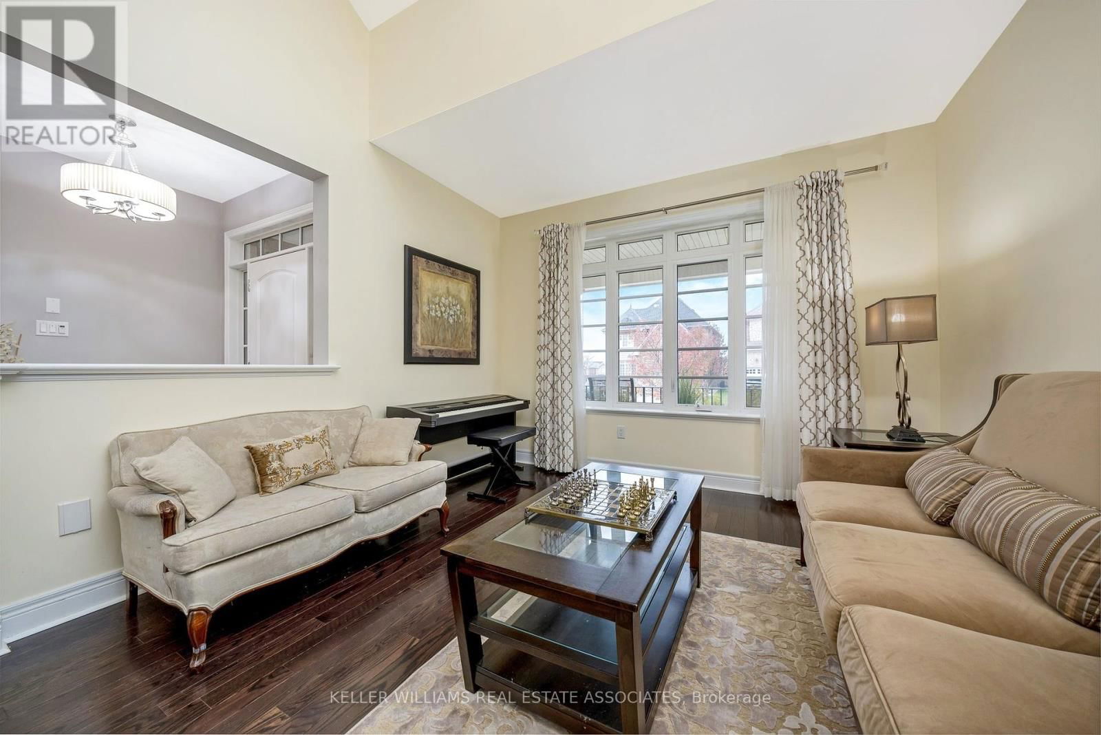 298 EATON STREET Image 6