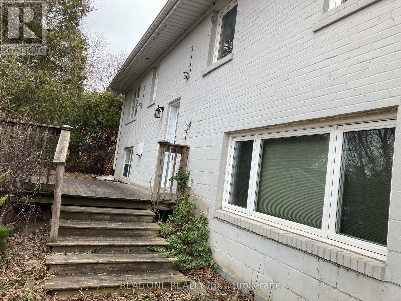 12 LYNDFIELD CRESCENT Image 18