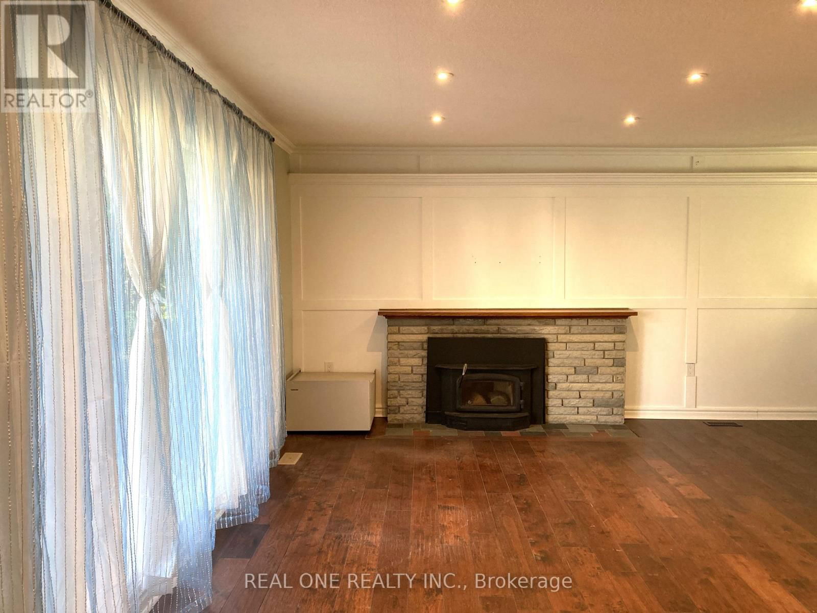 12 LYNDFIELD CRESCENT Image 2