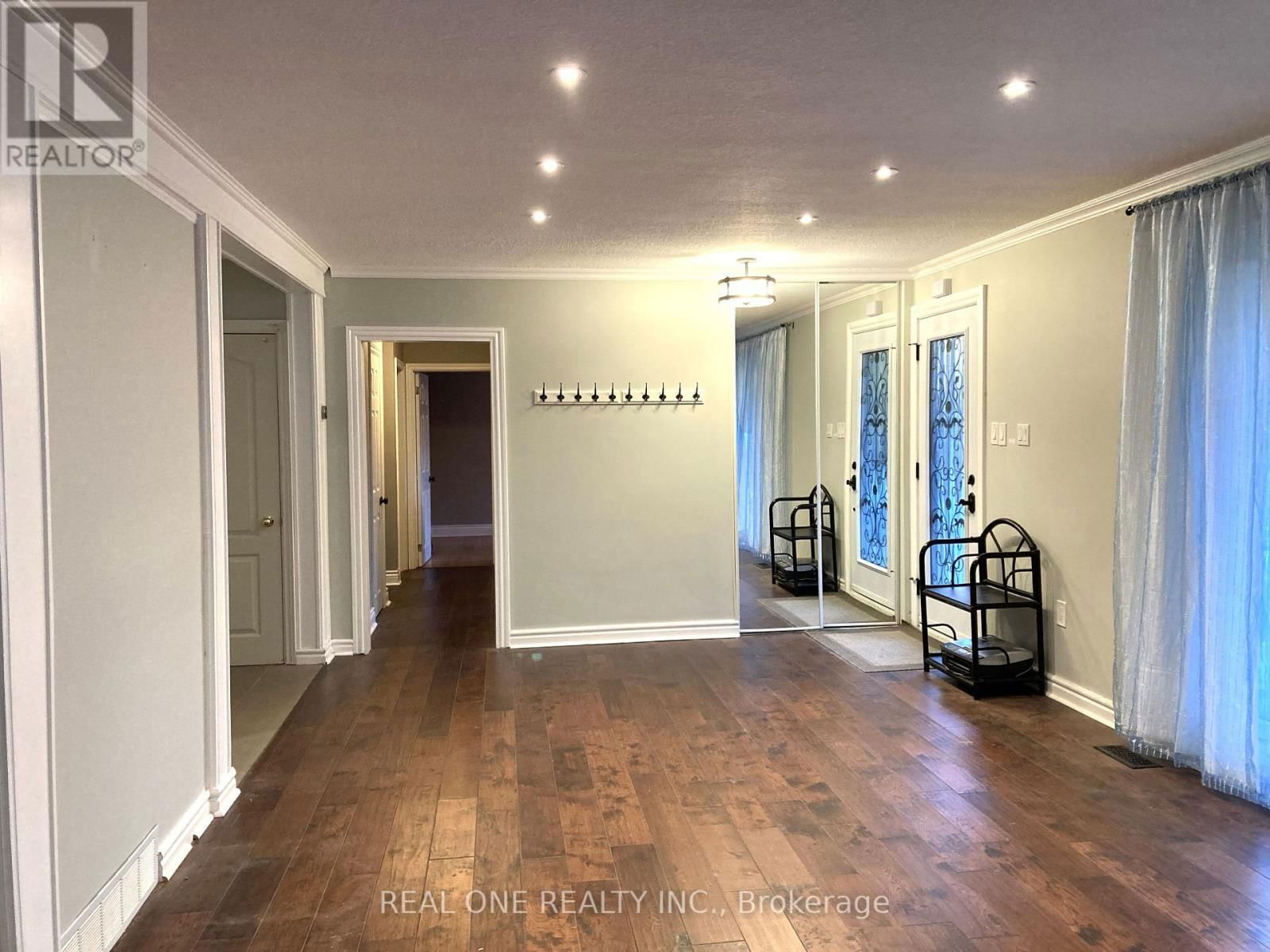 12 LYNDFIELD CRESCENT Image 3