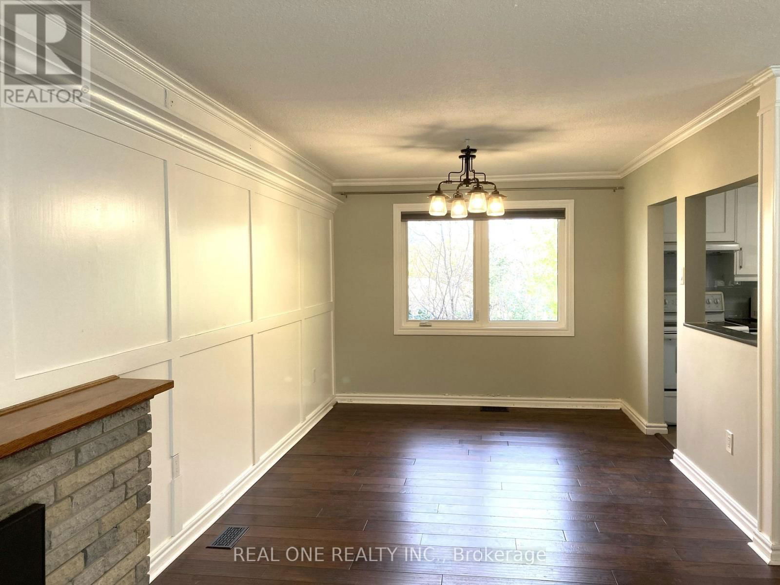 12 LYNDFIELD CRESCENT Image 4