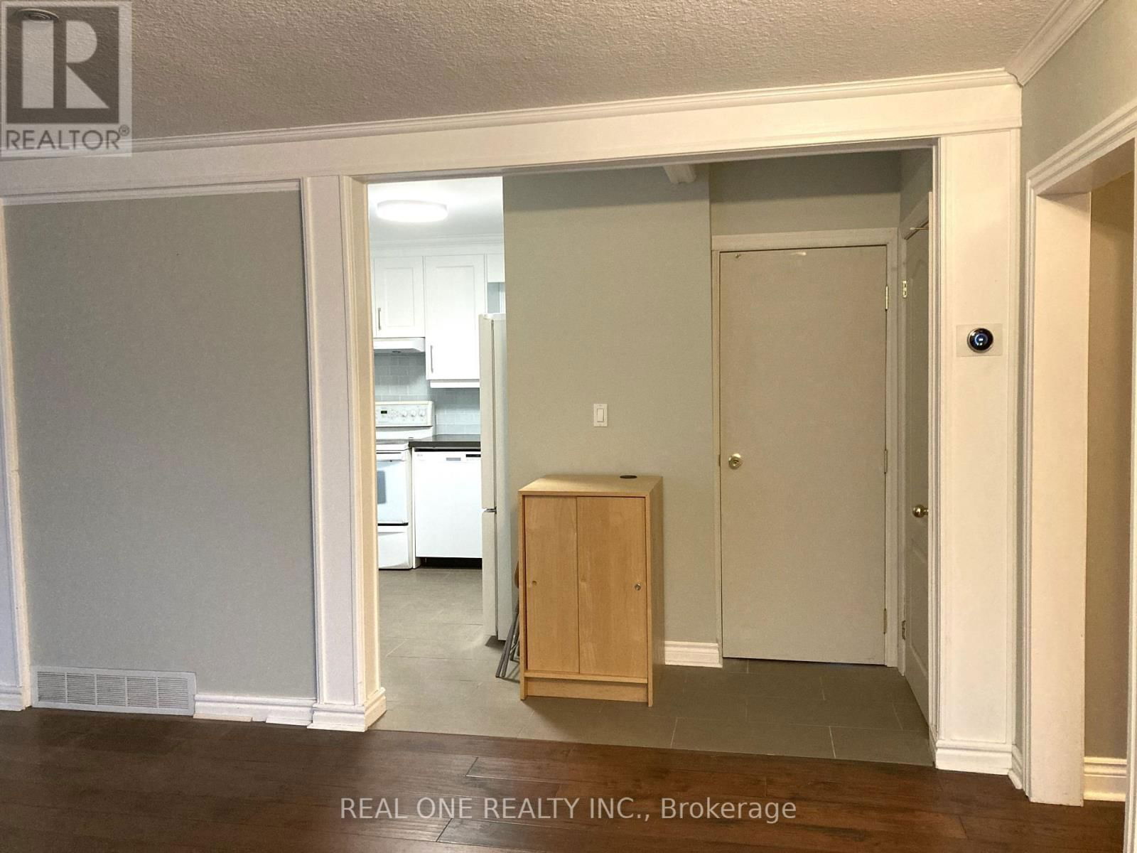 12 LYNDFIELD CRESCENT Image 5