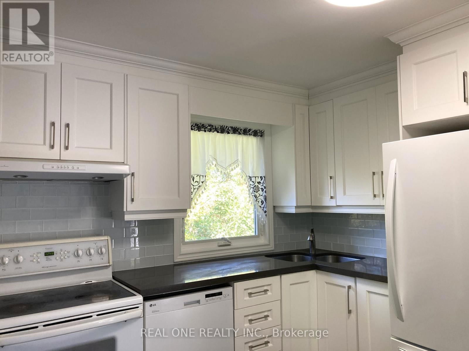 12 LYNDFIELD CRESCENT Image 7