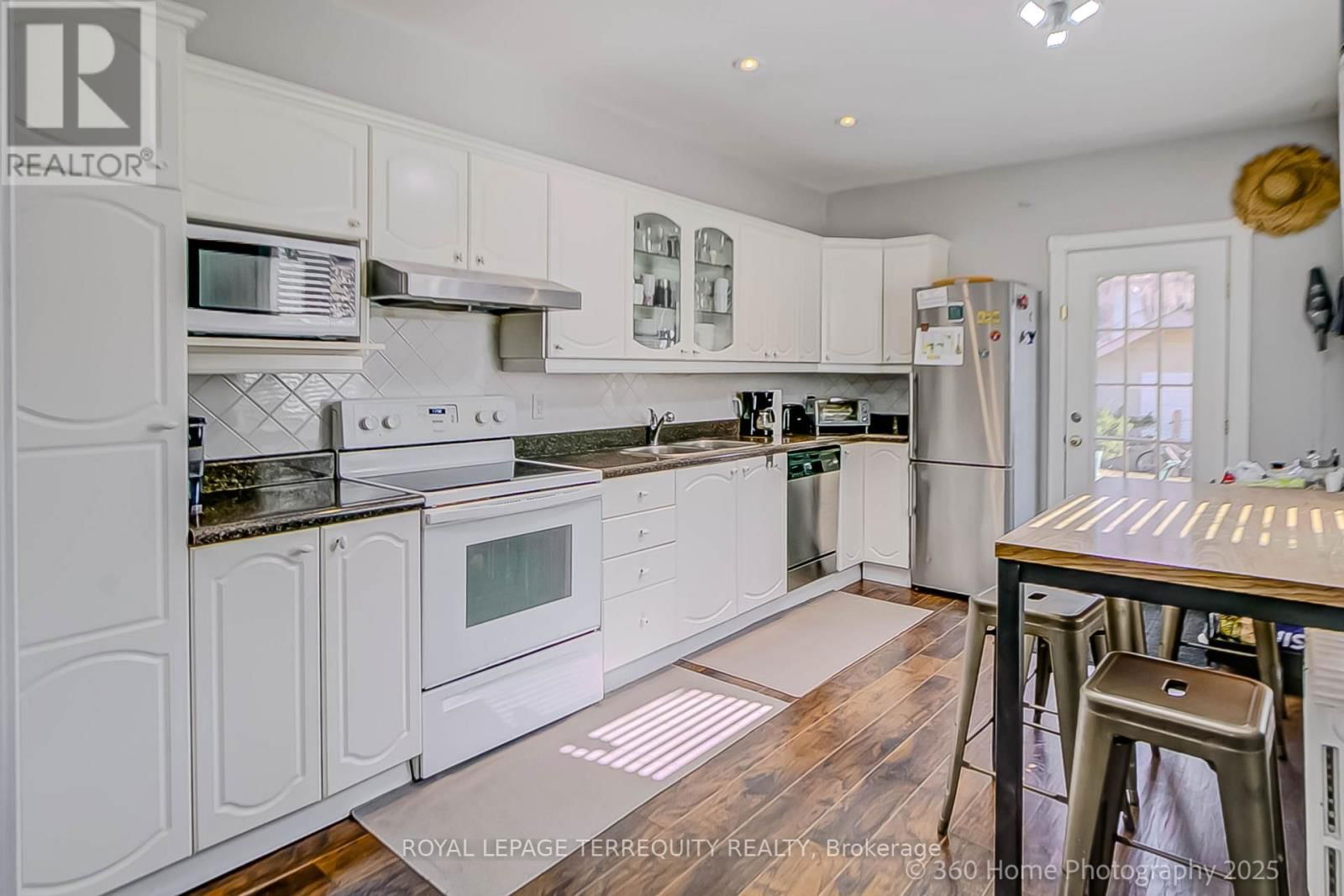 221 WINDERMERE AVENUE Image 12