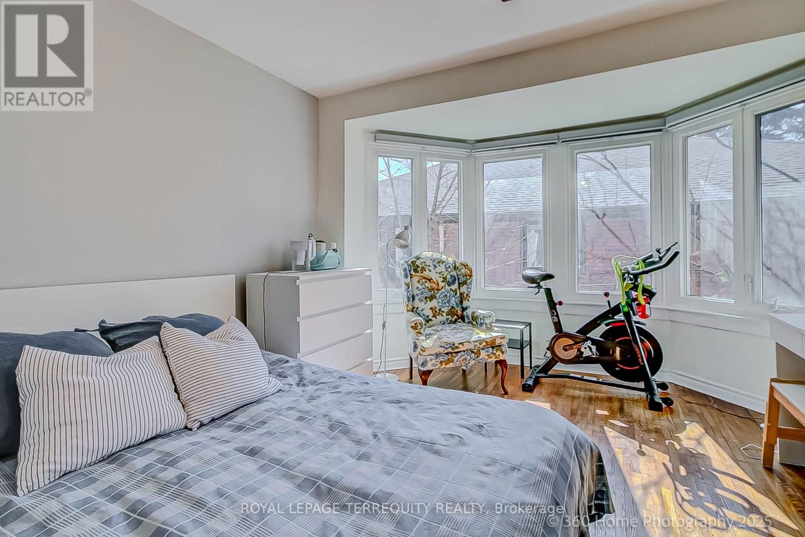 221 WINDERMERE AVENUE Image 17