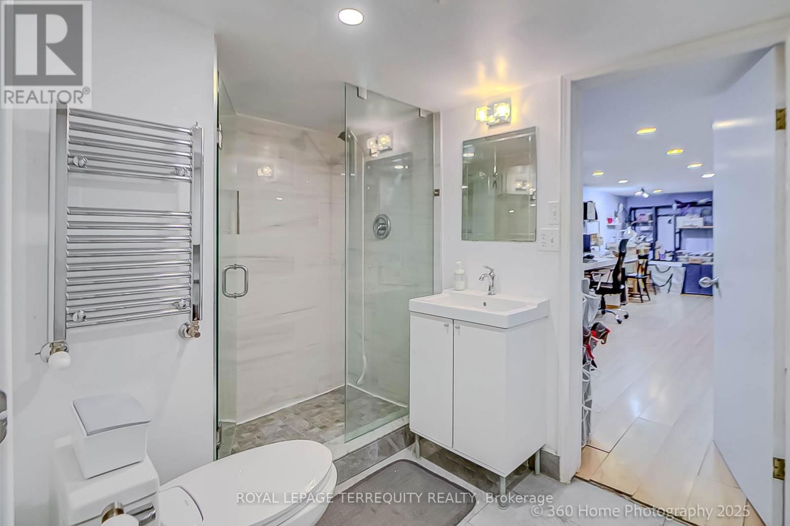 221 WINDERMERE AVENUE Image 25