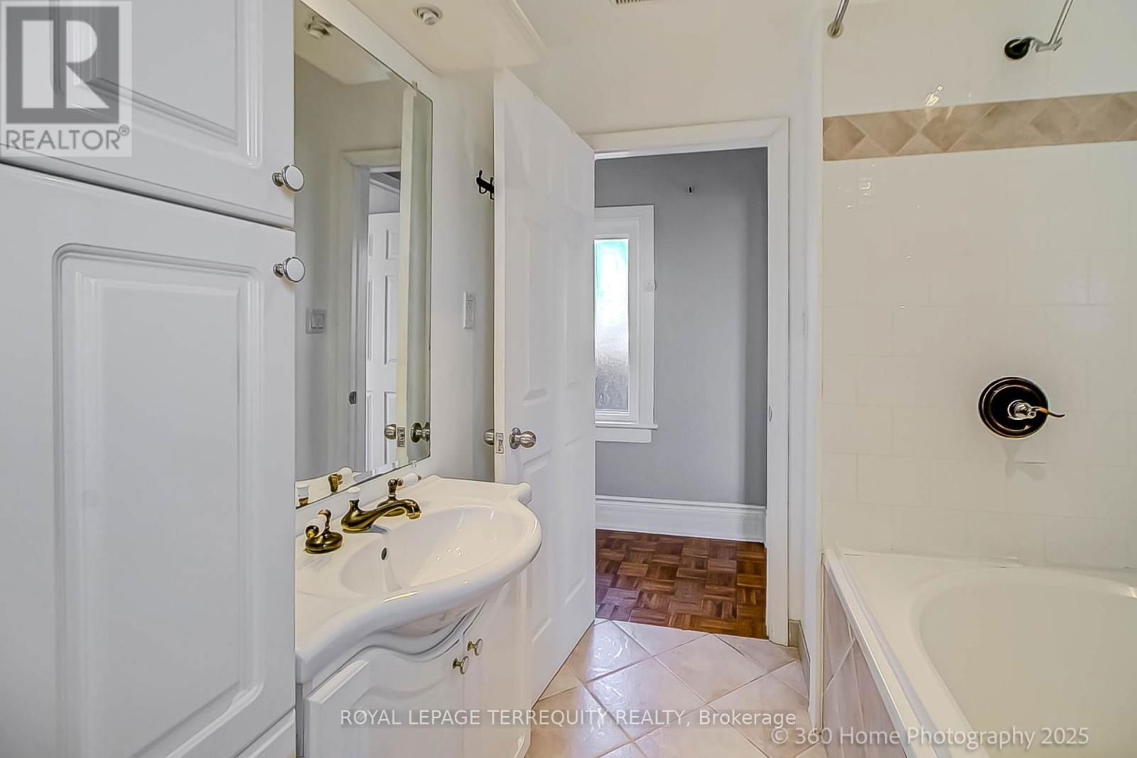 221 WINDERMERE AVENUE Image 30