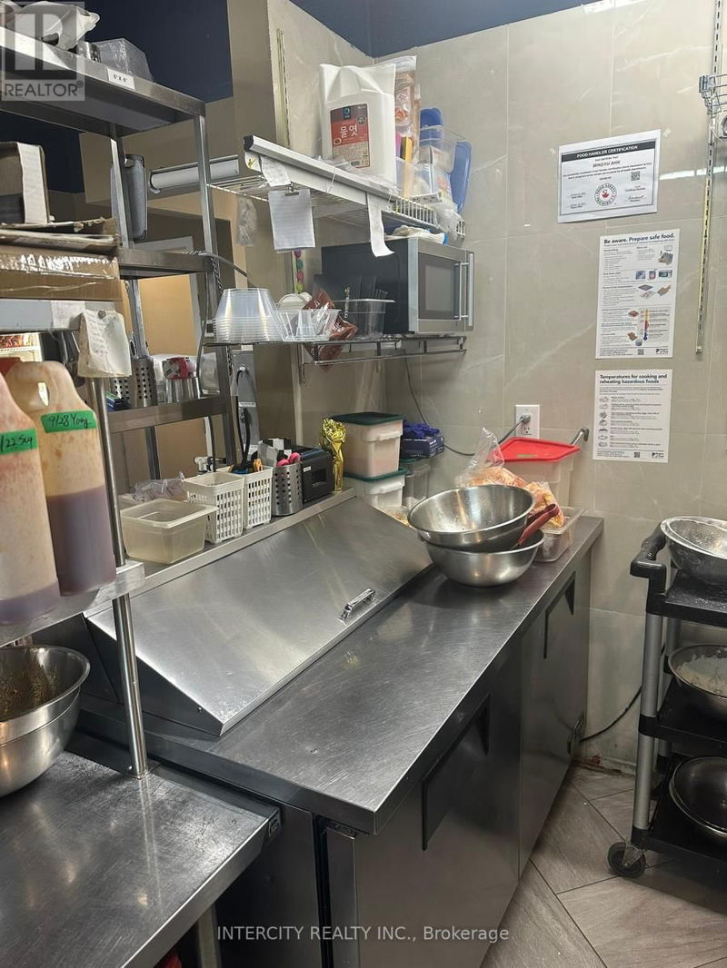 Image #1 of Restaurant for Sale at Hurontario, Mississauga , Ontario