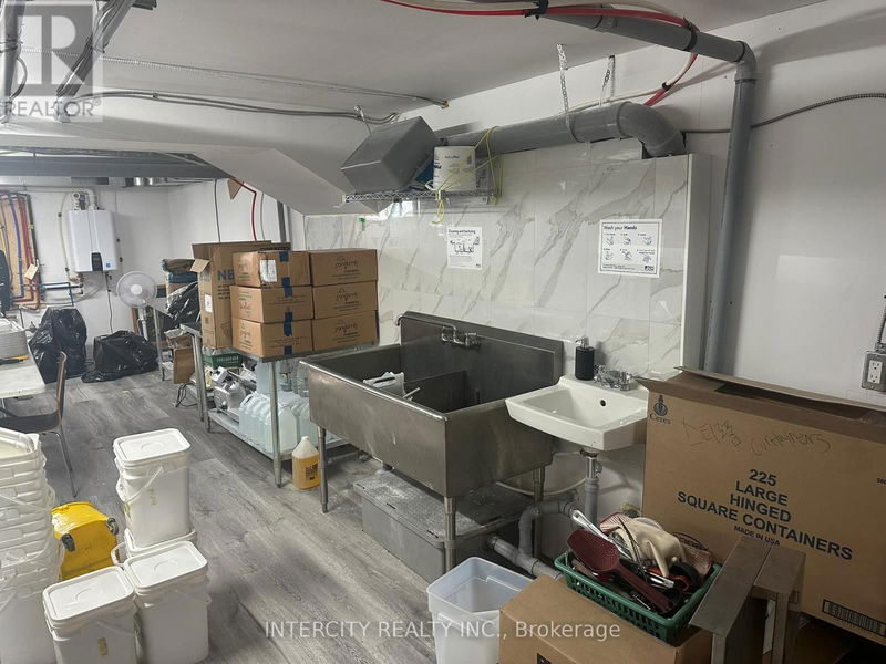 Image #1 of Restaurant for Sale at Hurontario, Mississauga , Ontario