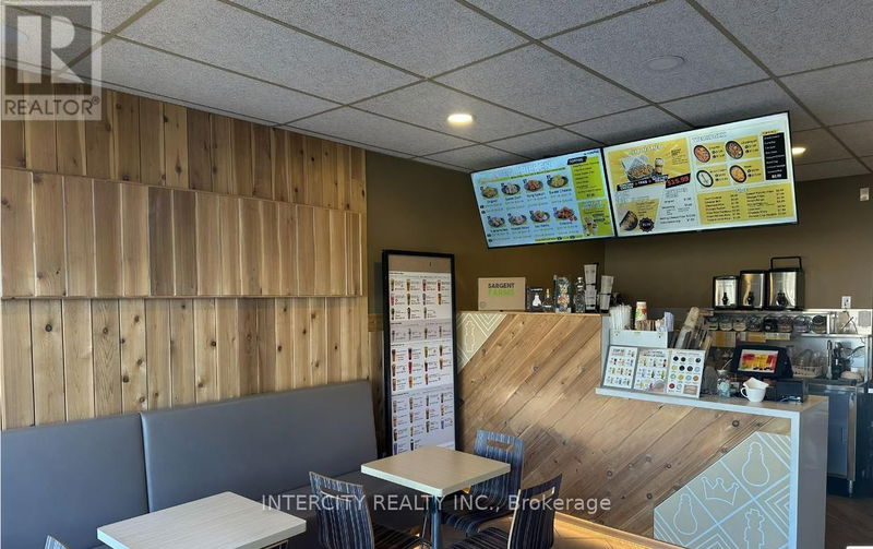 Image #1 of Restaurant for Sale at Hurontario, Mississauga , Ontario