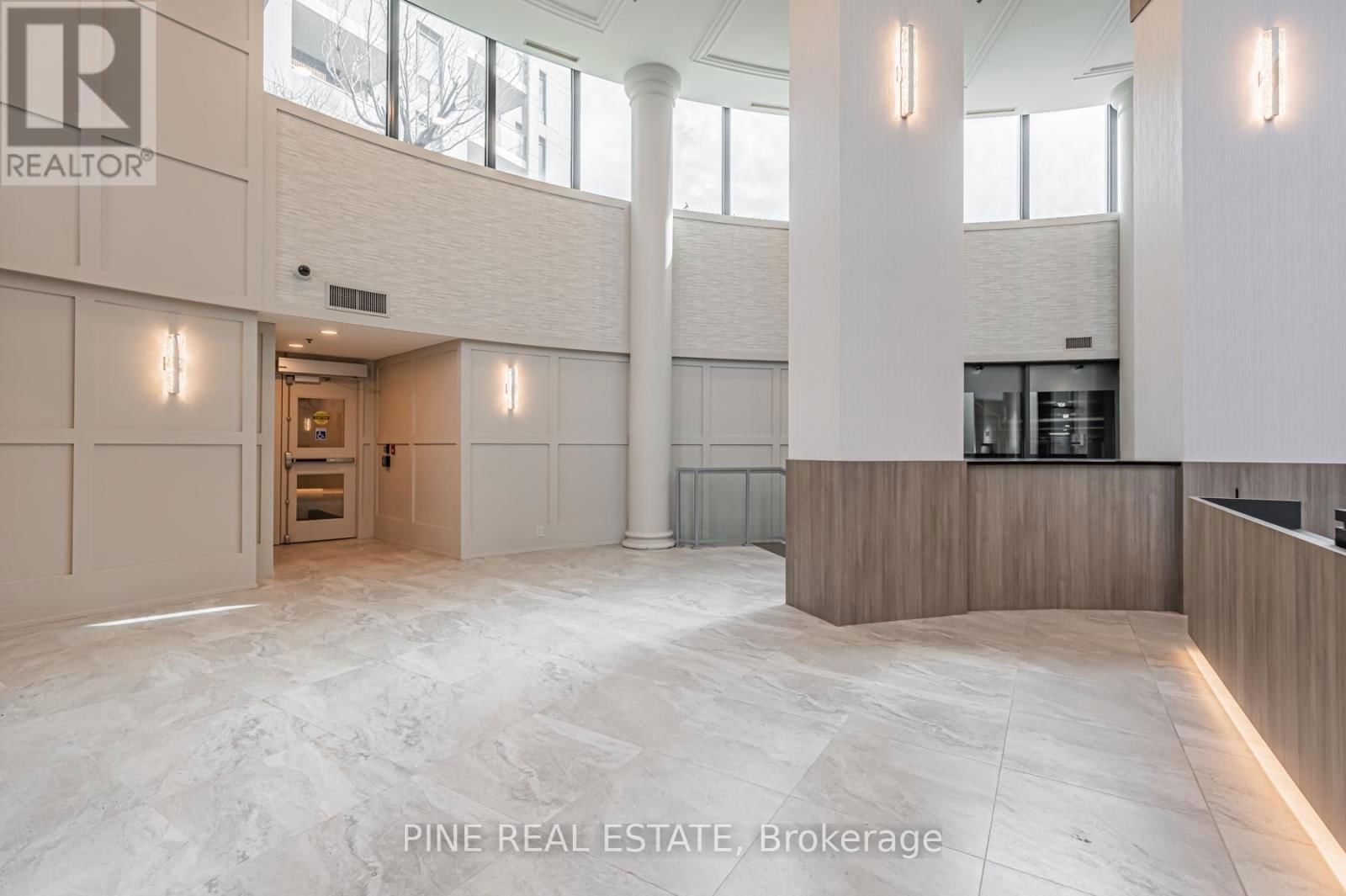 1112 - 2083 LAKESHORE BOULEVARD WEST Image 39