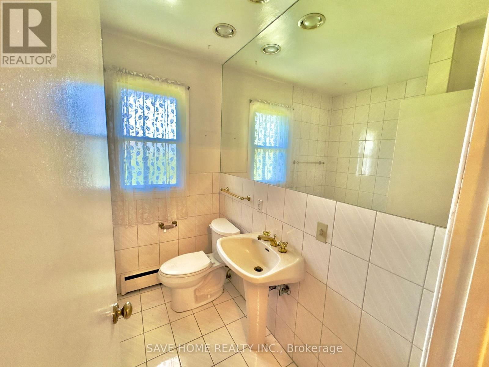 28 ALLONSIUS DRIVE EAST Image 15