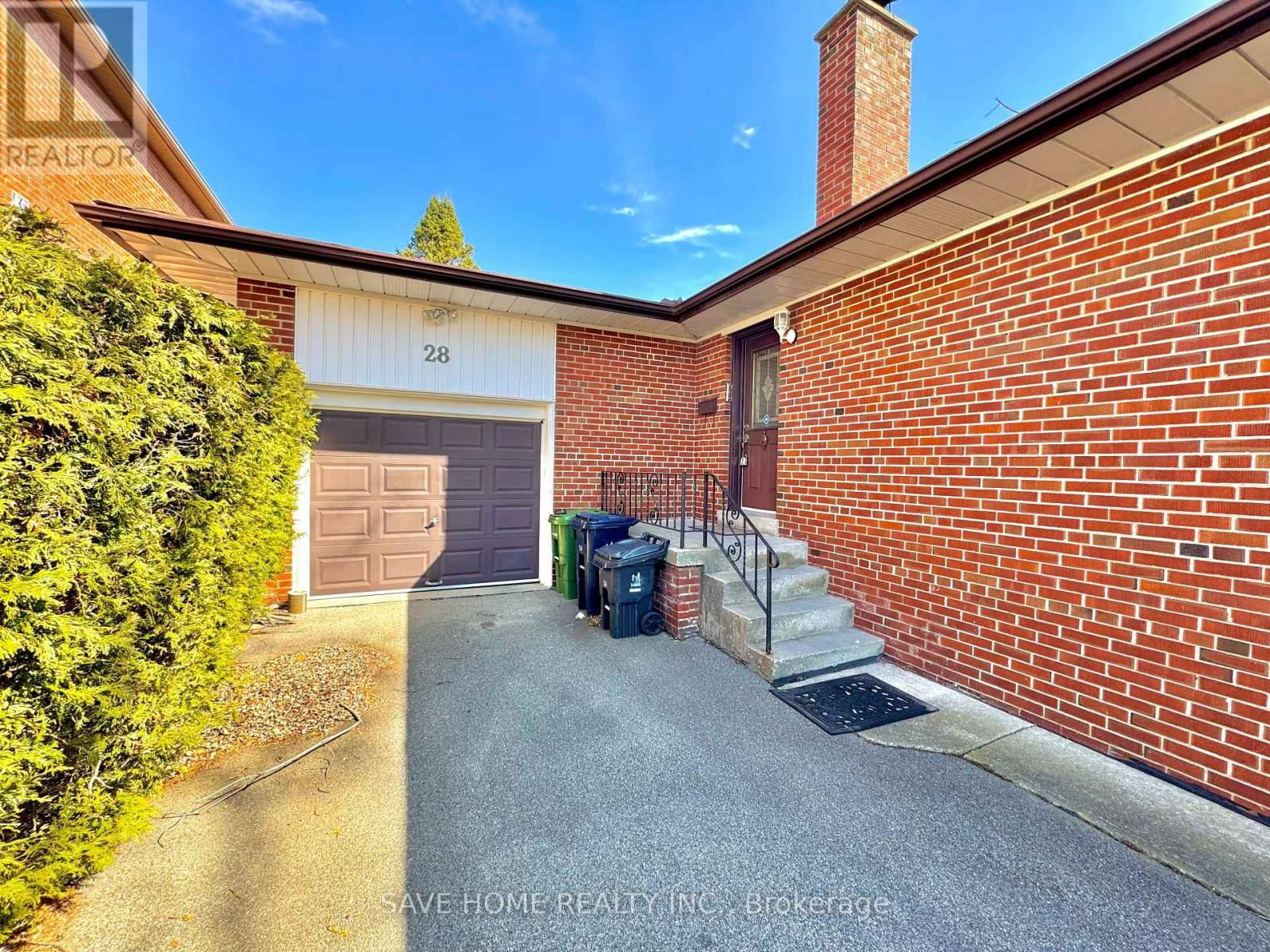 28 ALLONSIUS DRIVE EAST Image 2