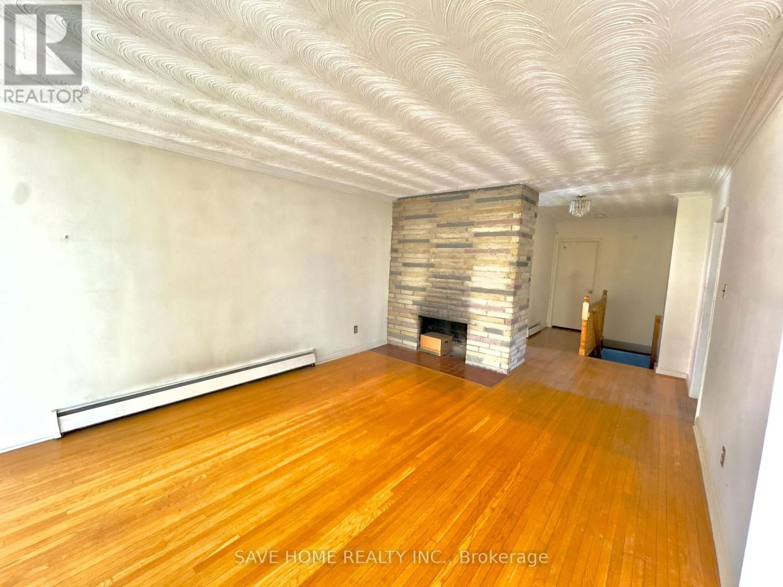28 ALLONSIUS DRIVE EAST Image 4