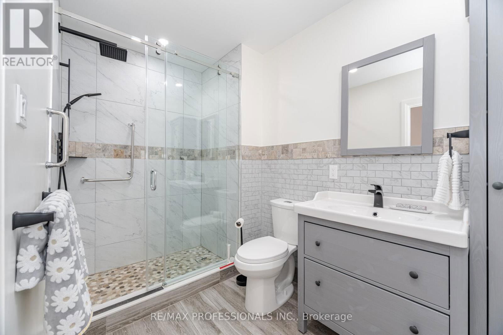 37 THICKET ROAD Image 17