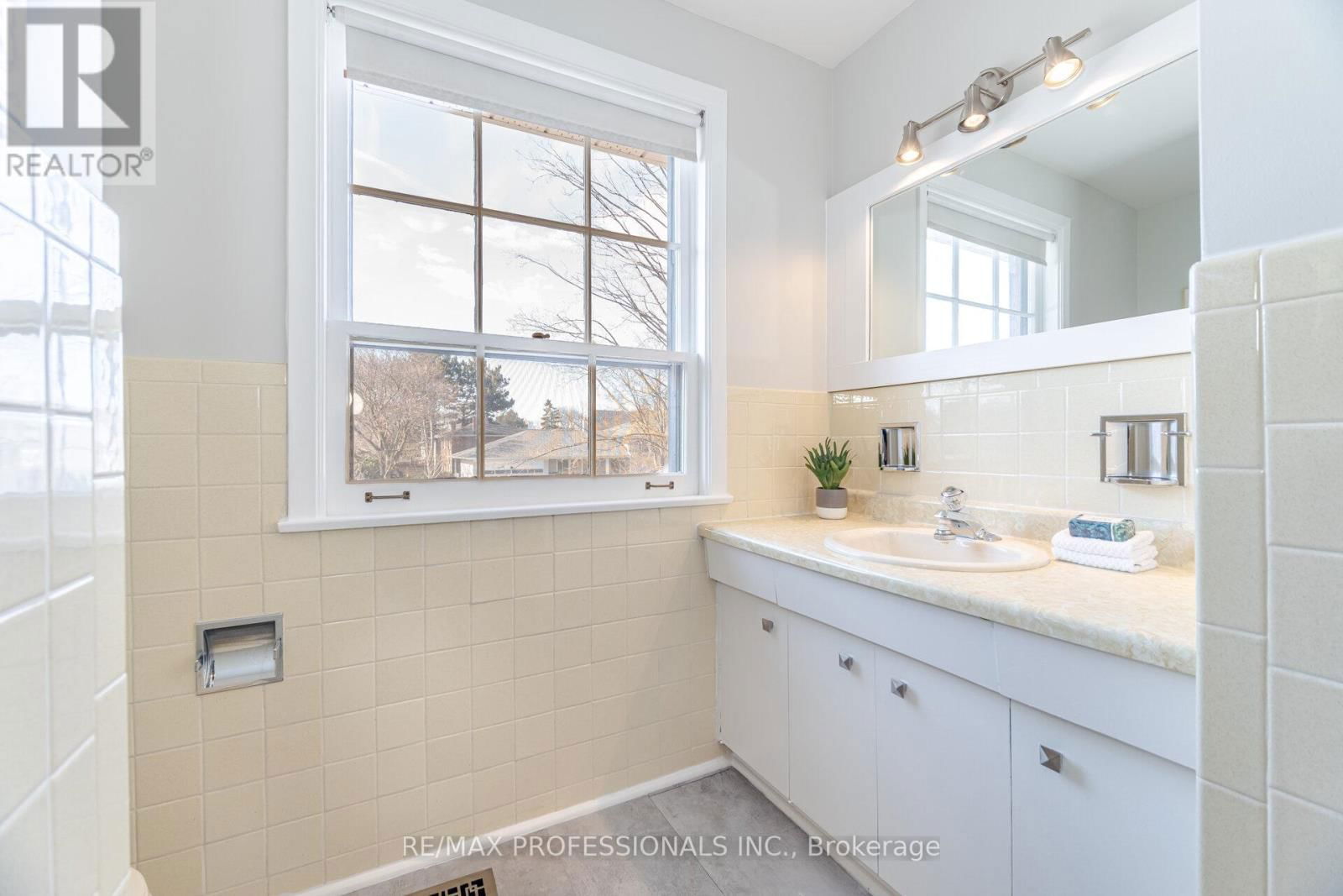 37 THICKET ROAD Image 25
