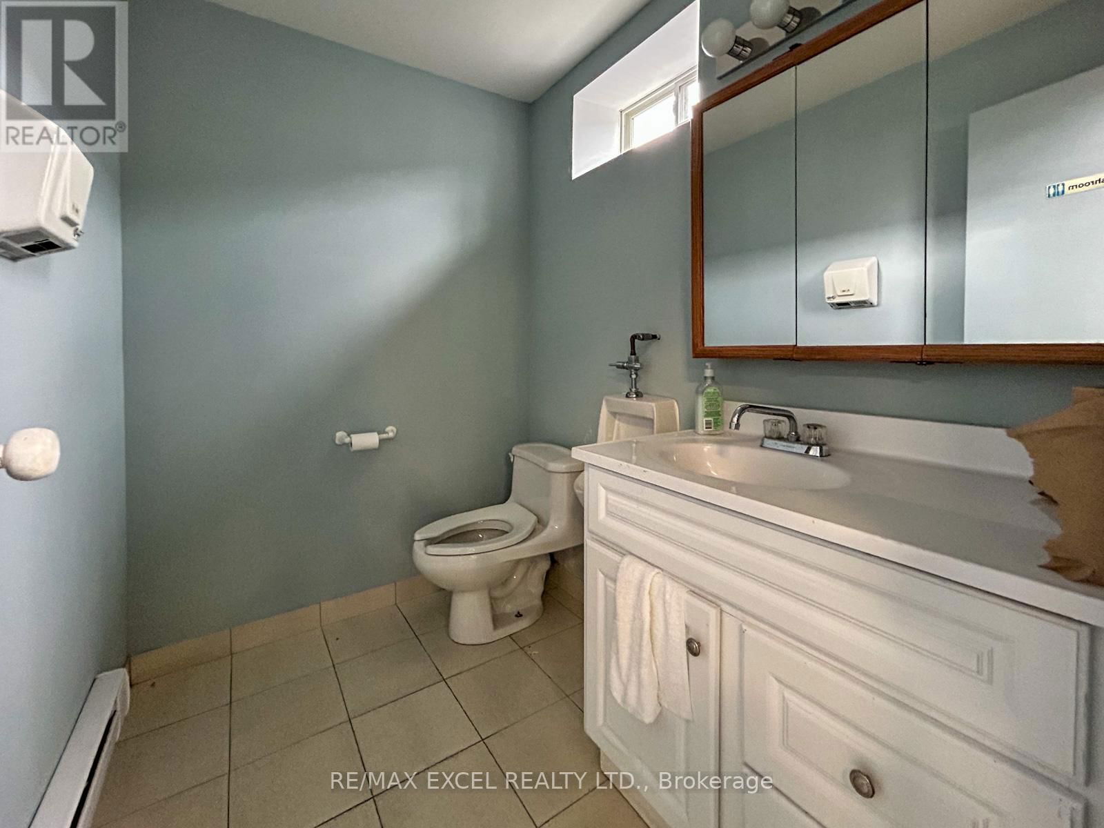 31 MILFORD AVENUE Image 12
