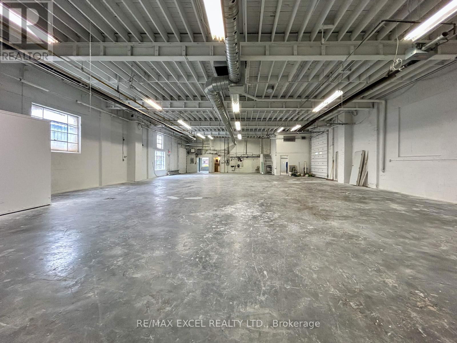 31 MILFORD AVENUE Image 14