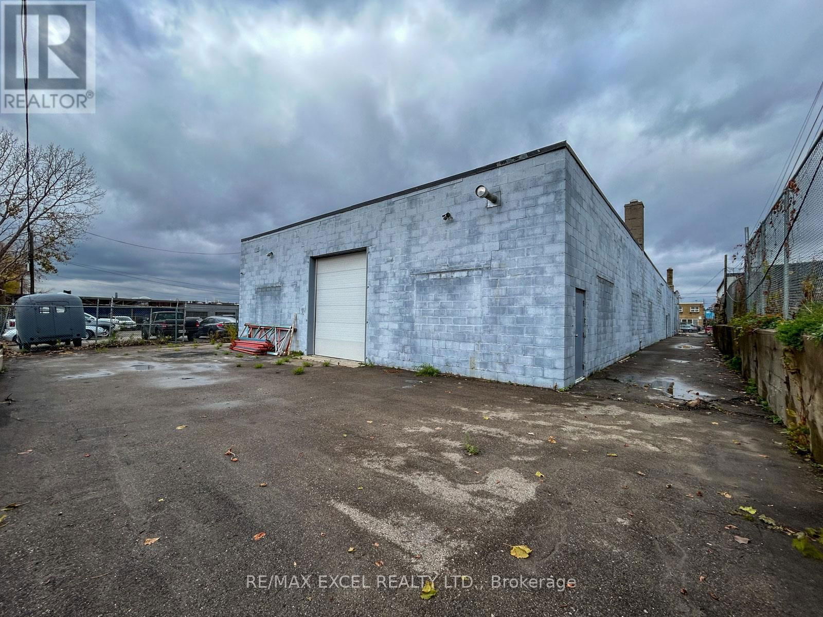 31 MILFORD AVENUE Image 21