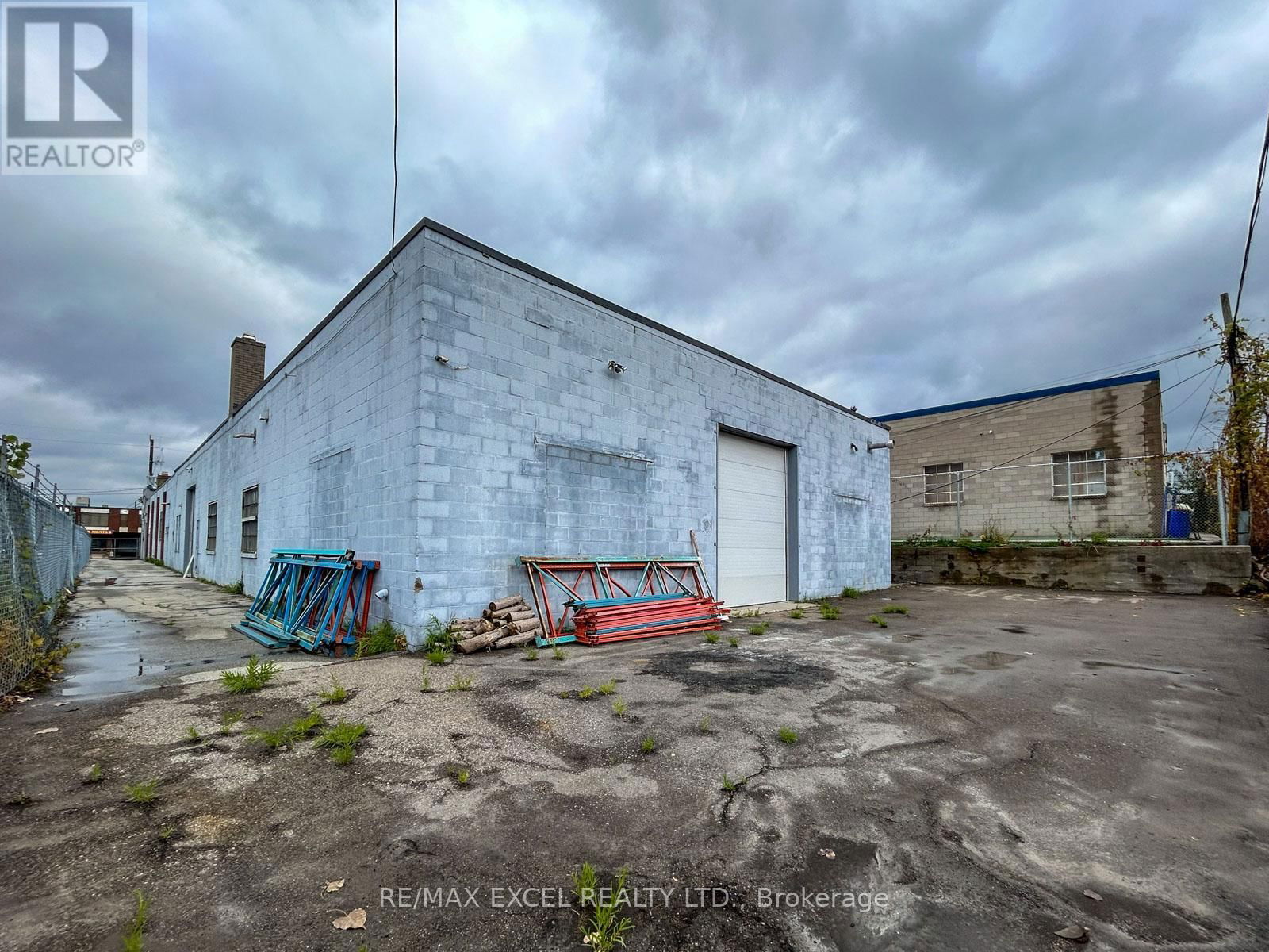 31 MILFORD AVENUE Image 22