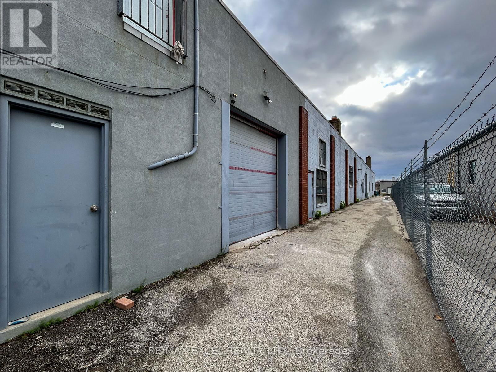31 MILFORD AVENUE Image 23