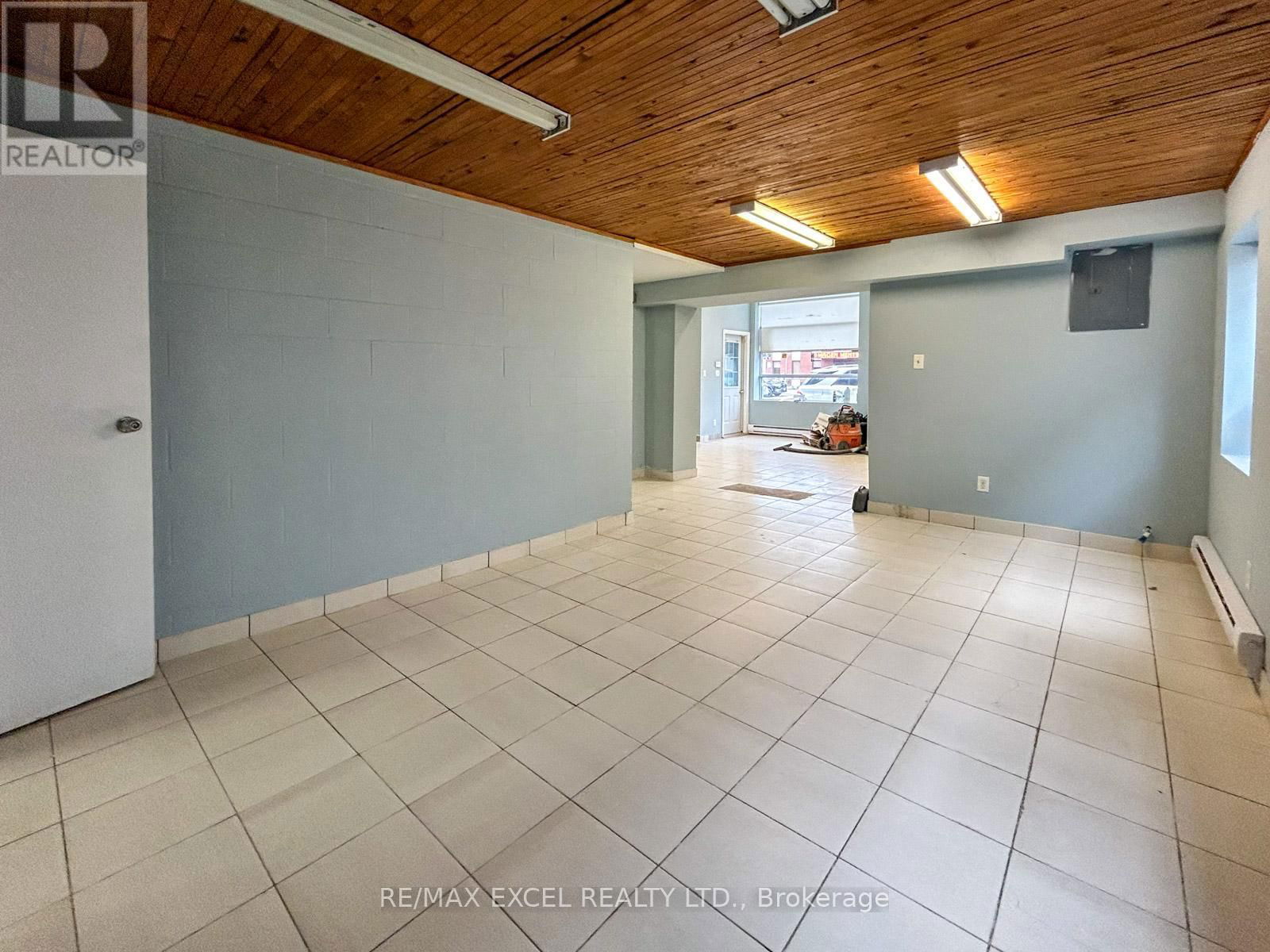 31 MILFORD AVENUE Image 24