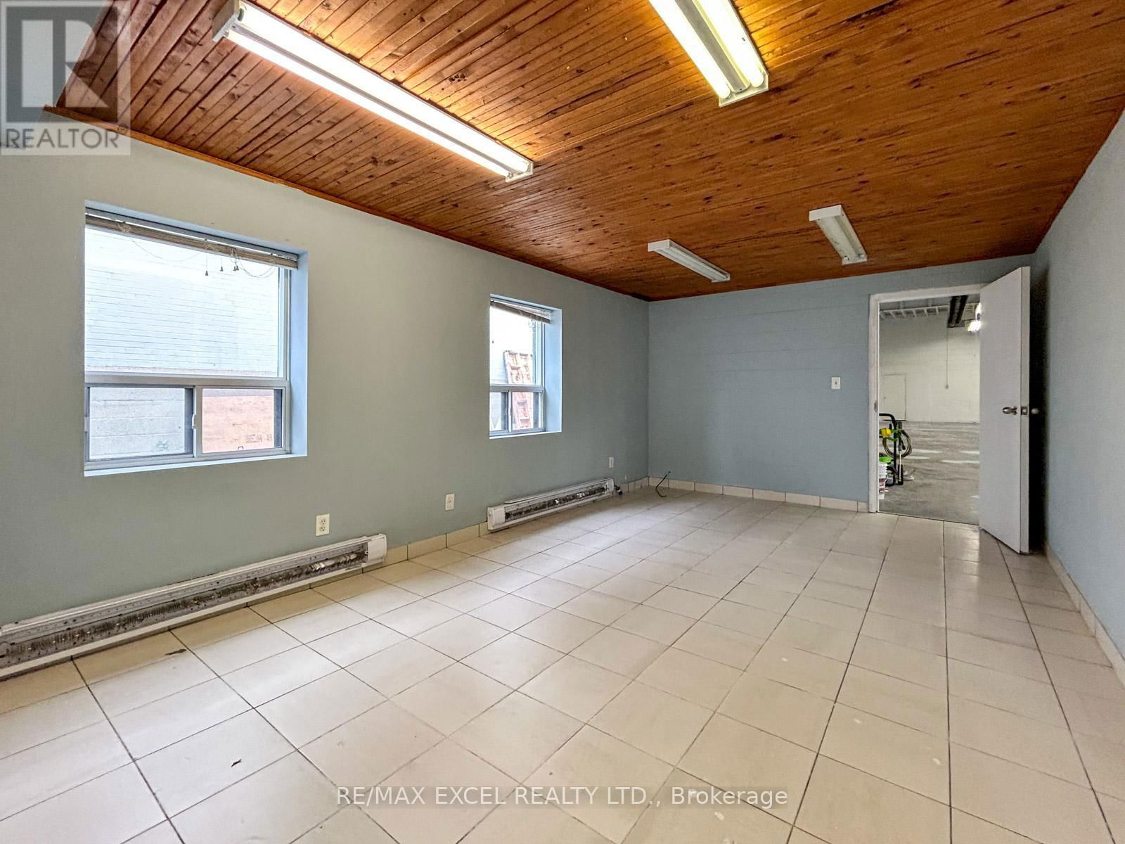 31 MILFORD AVENUE Image 8
