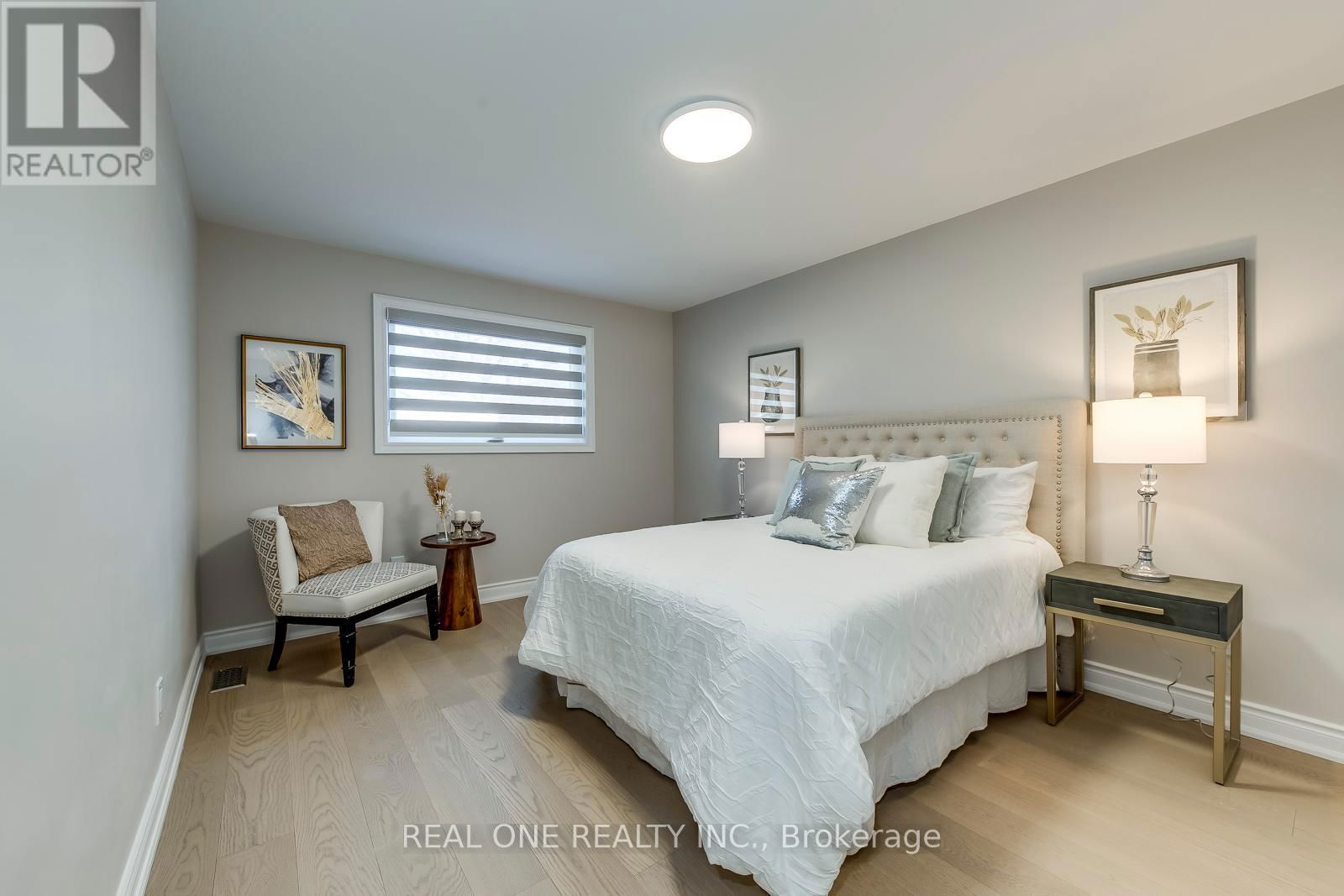 3379 OAKGLADE CRESCENT Image 13