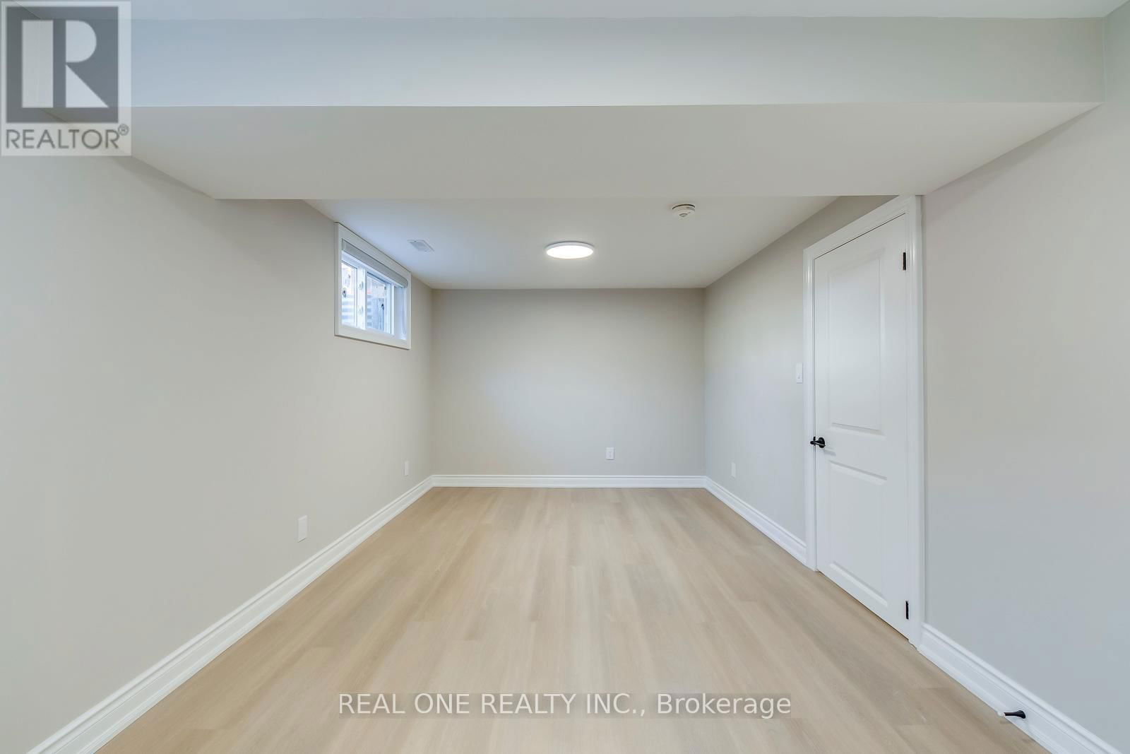 3379 OAKGLADE CRESCENT Image 23