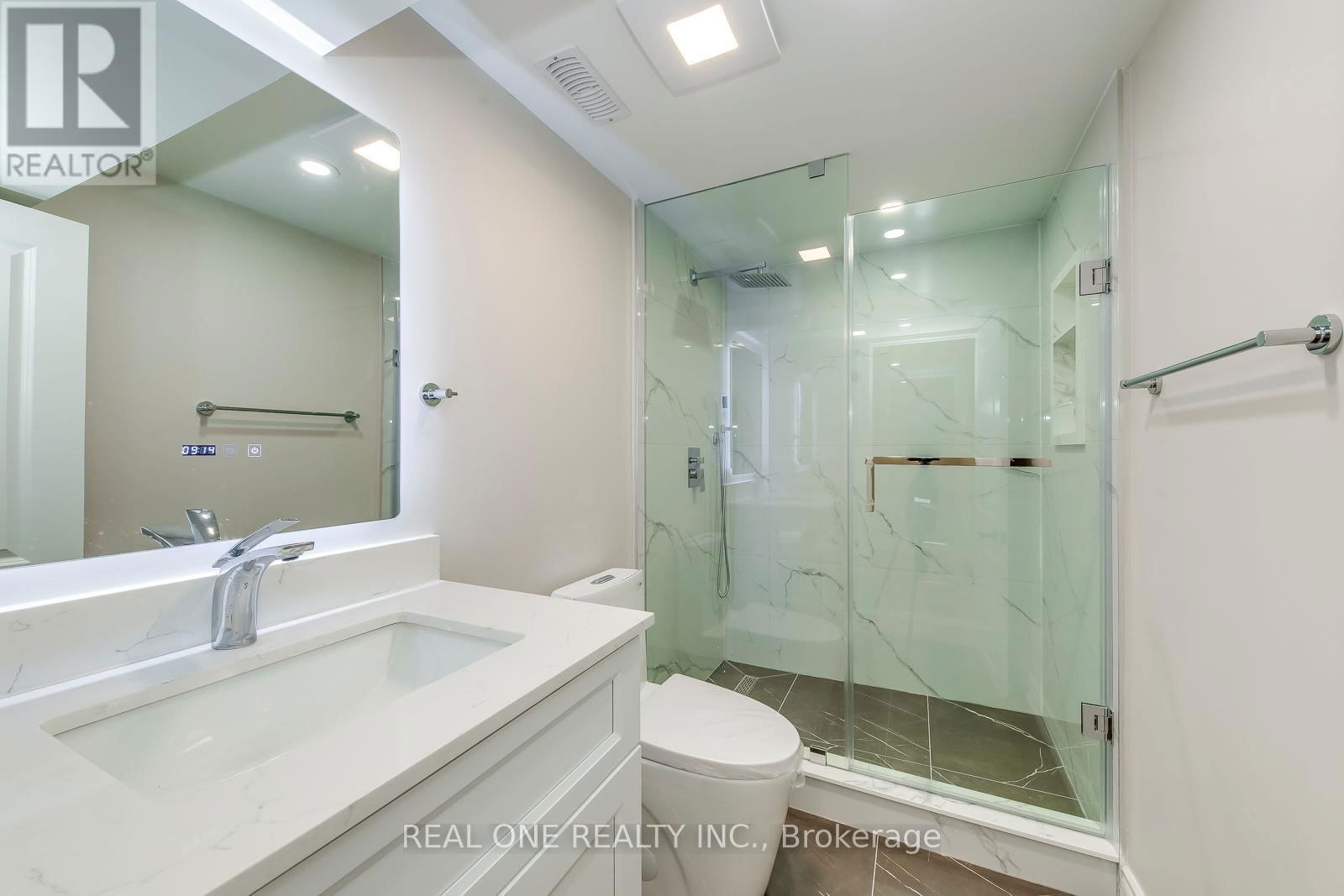 3379 OAKGLADE CRESCENT Image 24