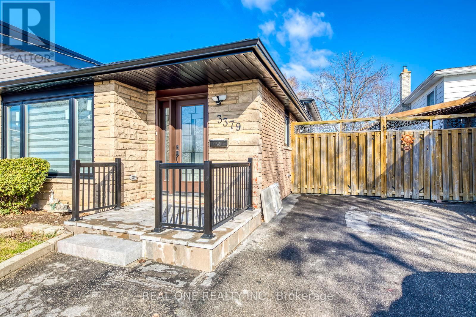 3379 OAKGLADE CRESCENT Image 26