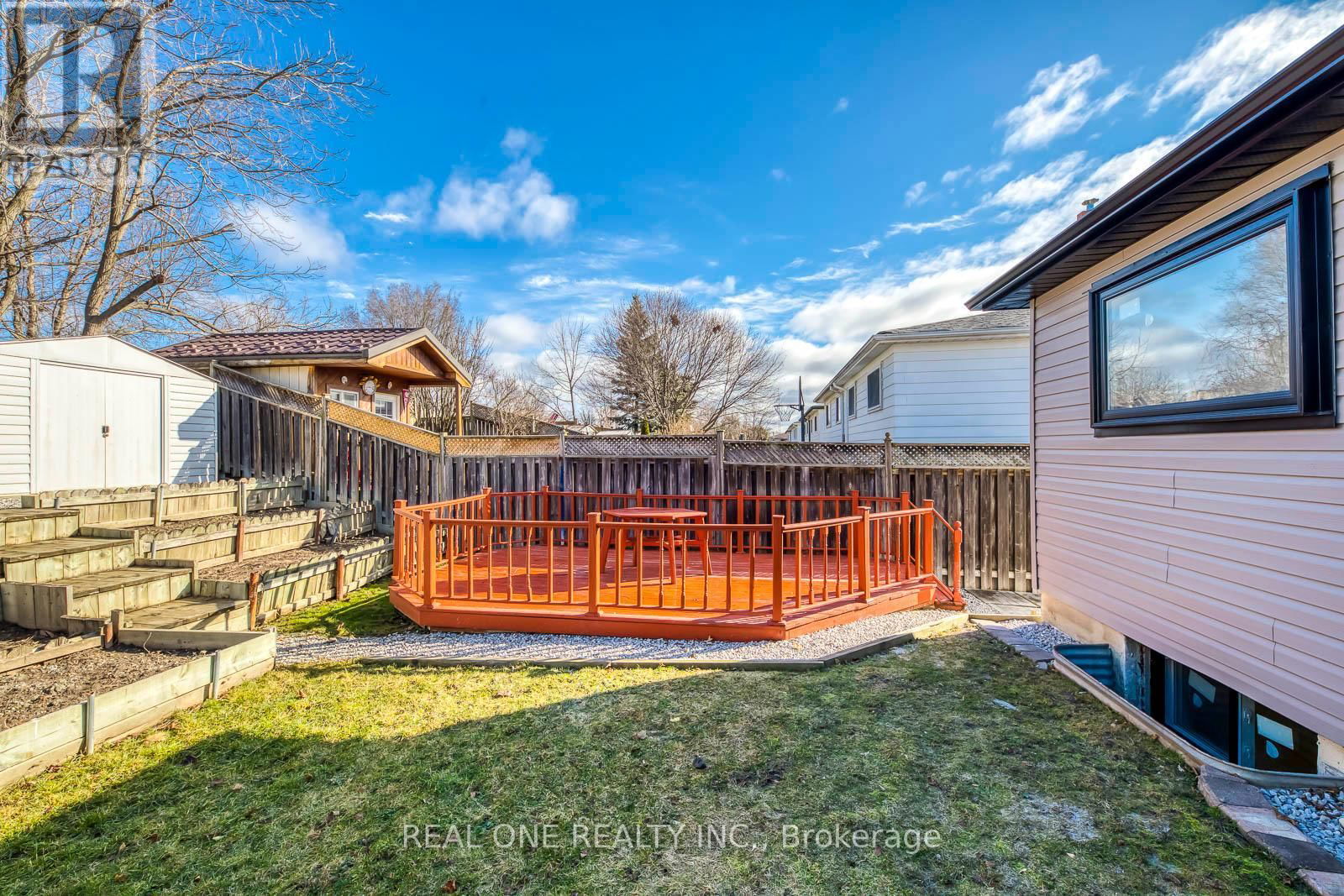 3379 OAKGLADE CRESCENT Image 29