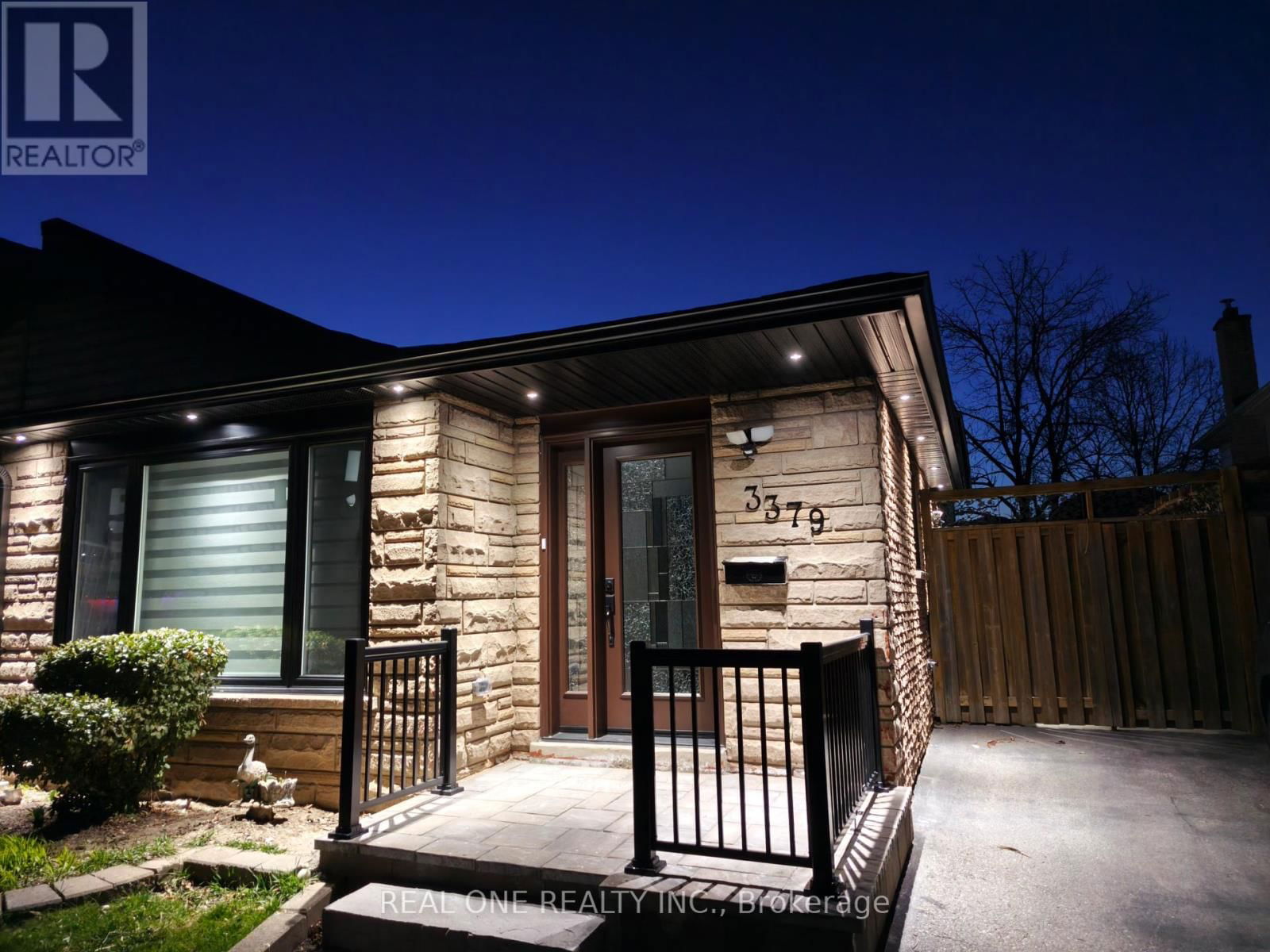 3379 OAKGLADE CRESCENT Image 30