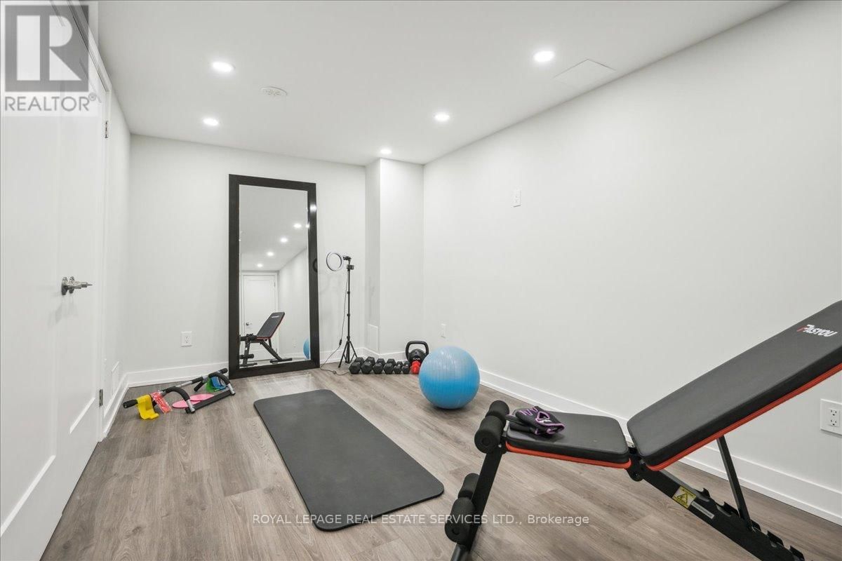61 - 1121 COOKE BOULEVARD Image 31