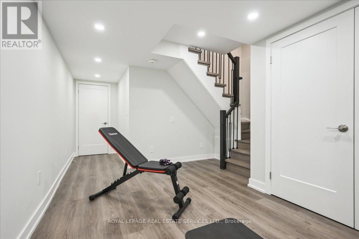 61 - 1121 COOKE BOULEVARD Image 32