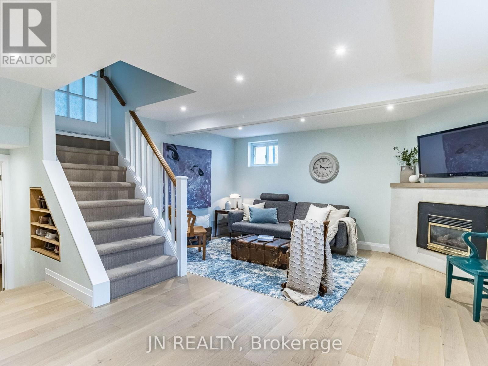 27 FINCHLEY CRESCENT Image 23