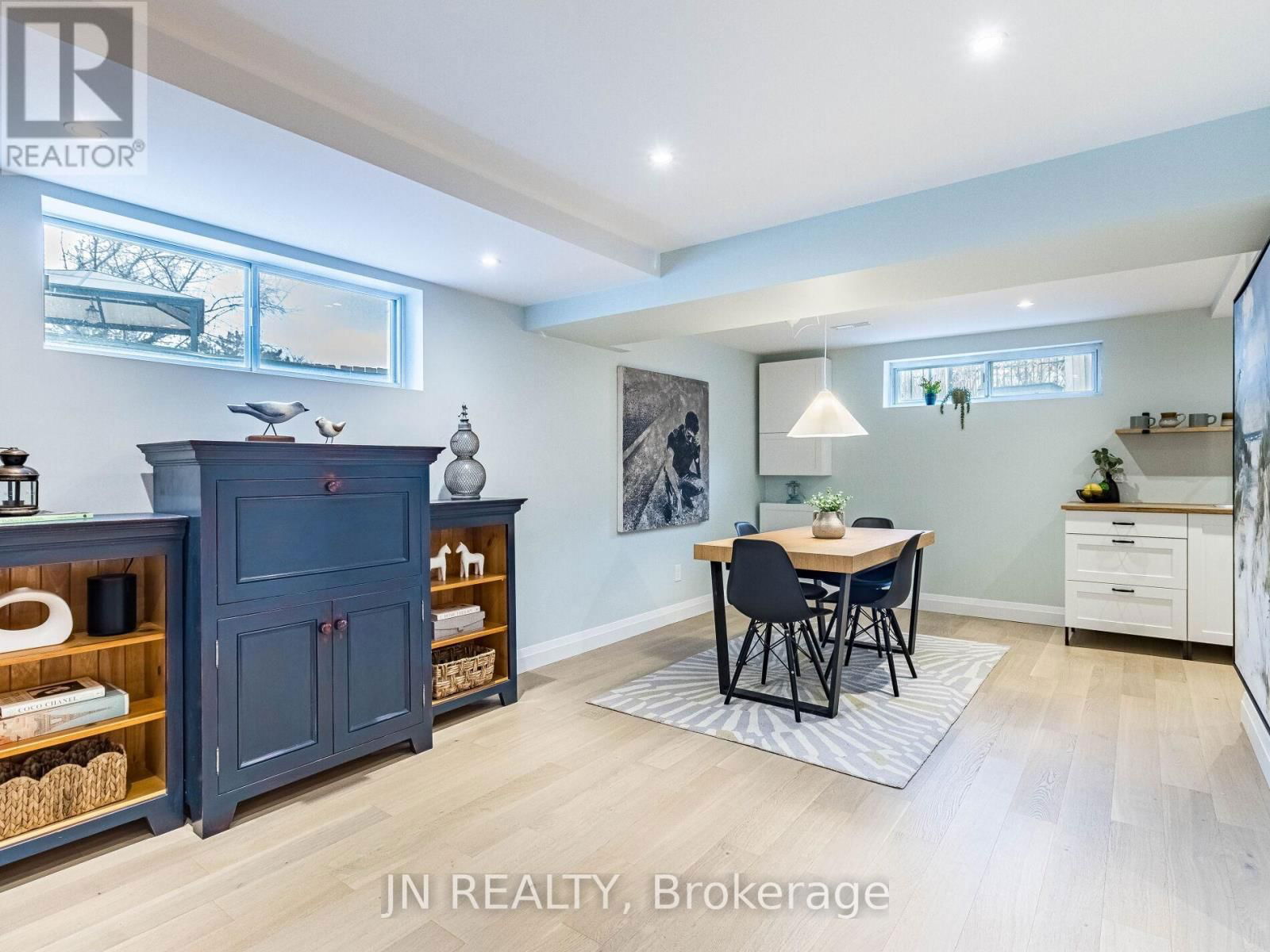 27 FINCHLEY CRESCENT Image 26