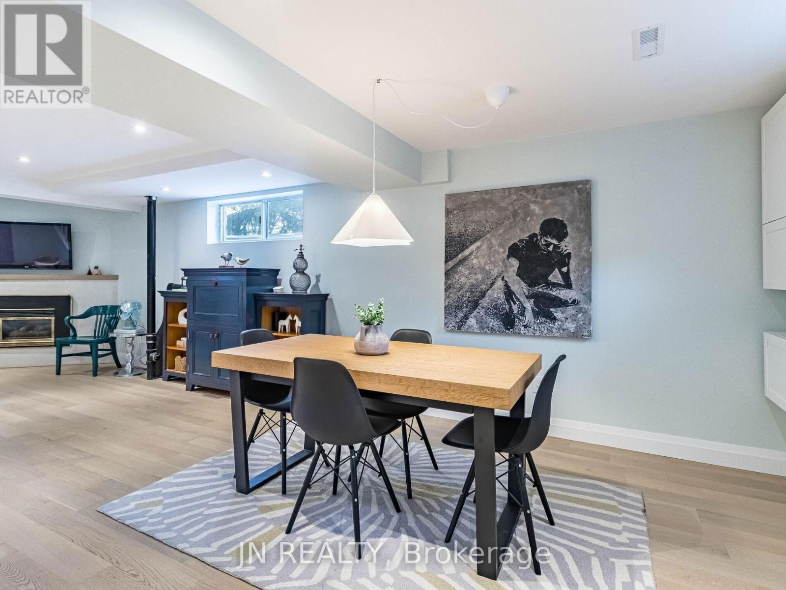 27 FINCHLEY CRESCENT Image 31