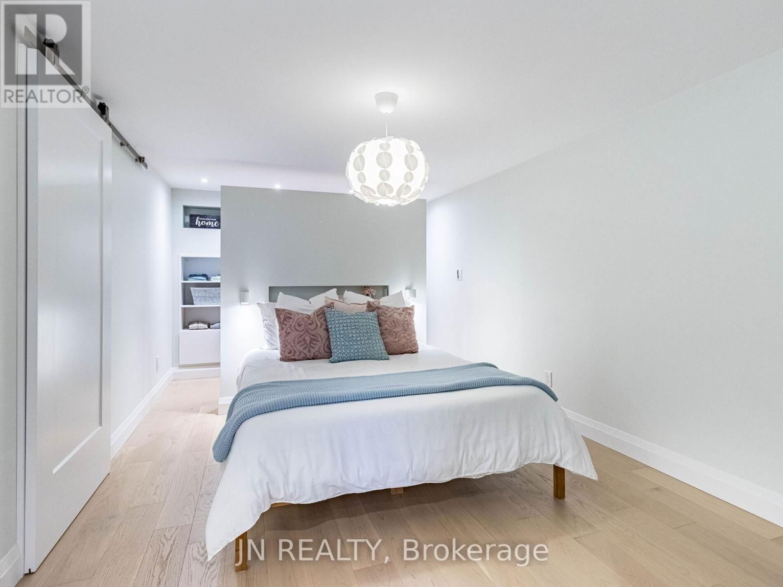 27 FINCHLEY CRESCENT Image 33