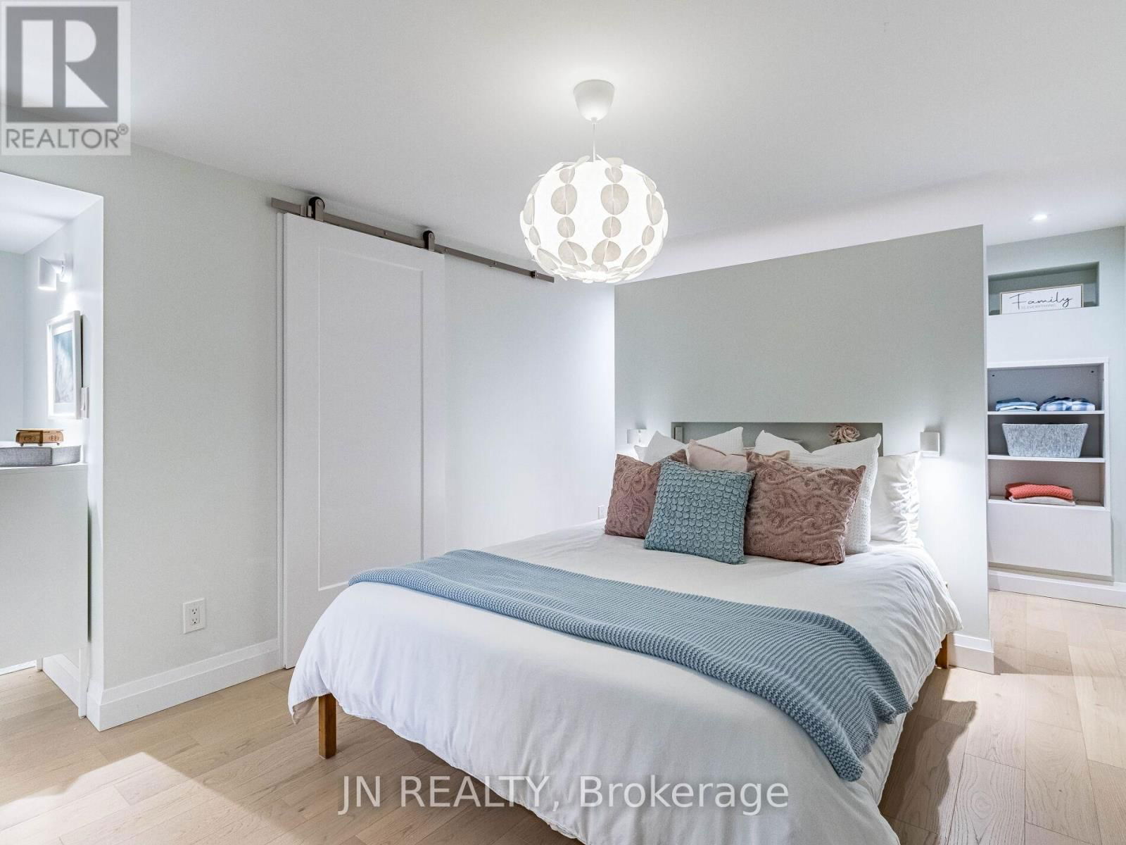 27 FINCHLEY CRESCENT Image 35