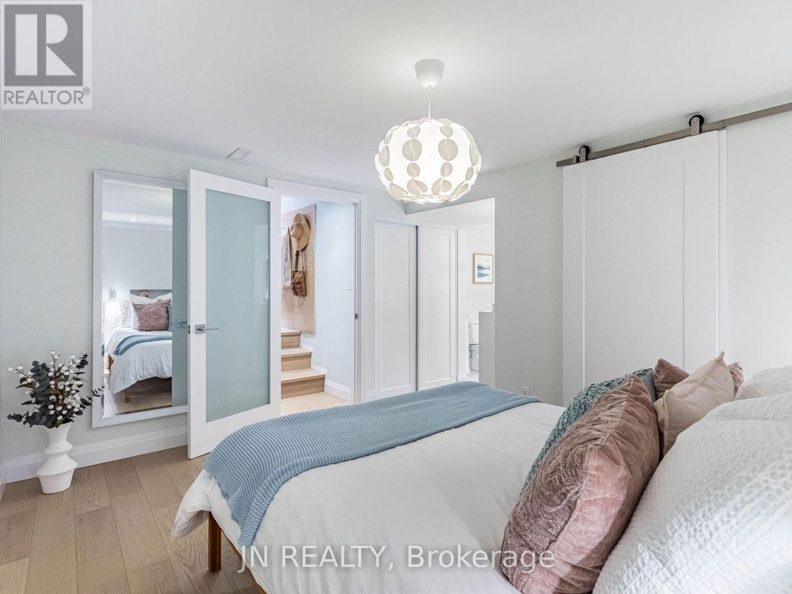 27 FINCHLEY CRESCENT Image 36