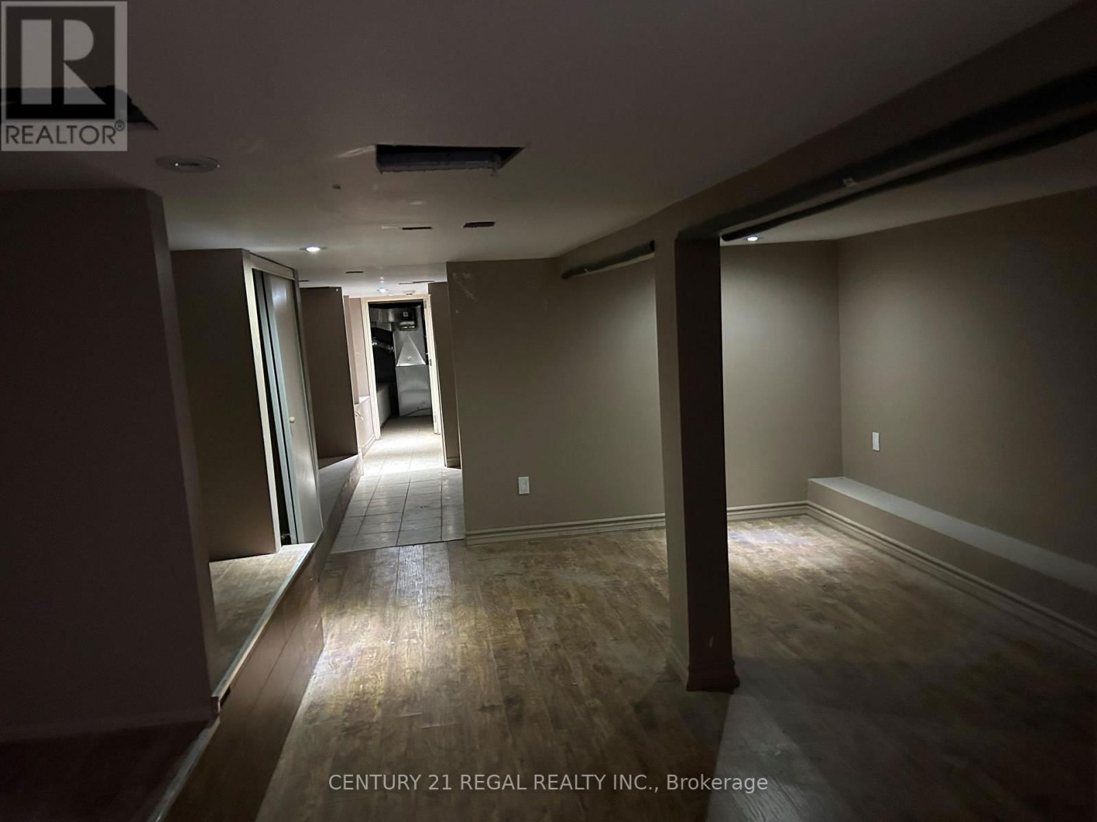 3409 LAKE SHORE BOULEVARD WEST Image 8